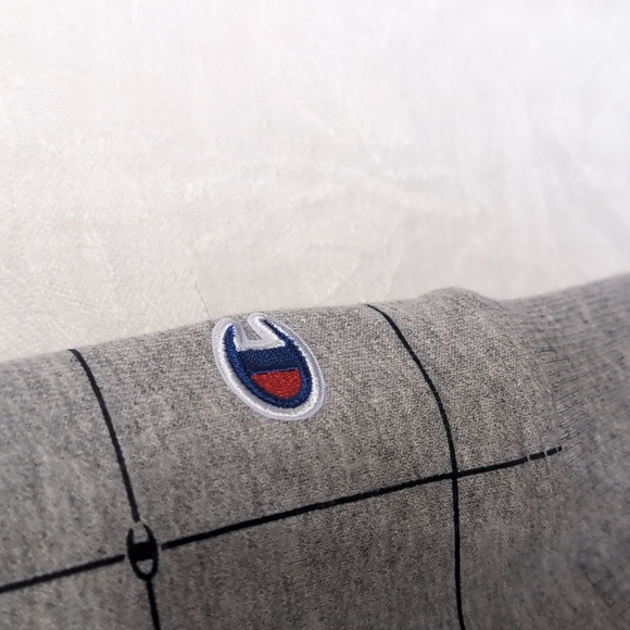 Champion Grey Navy Grid Print Crewneck Sweatshirt Size Medium - Picture 2 of 6